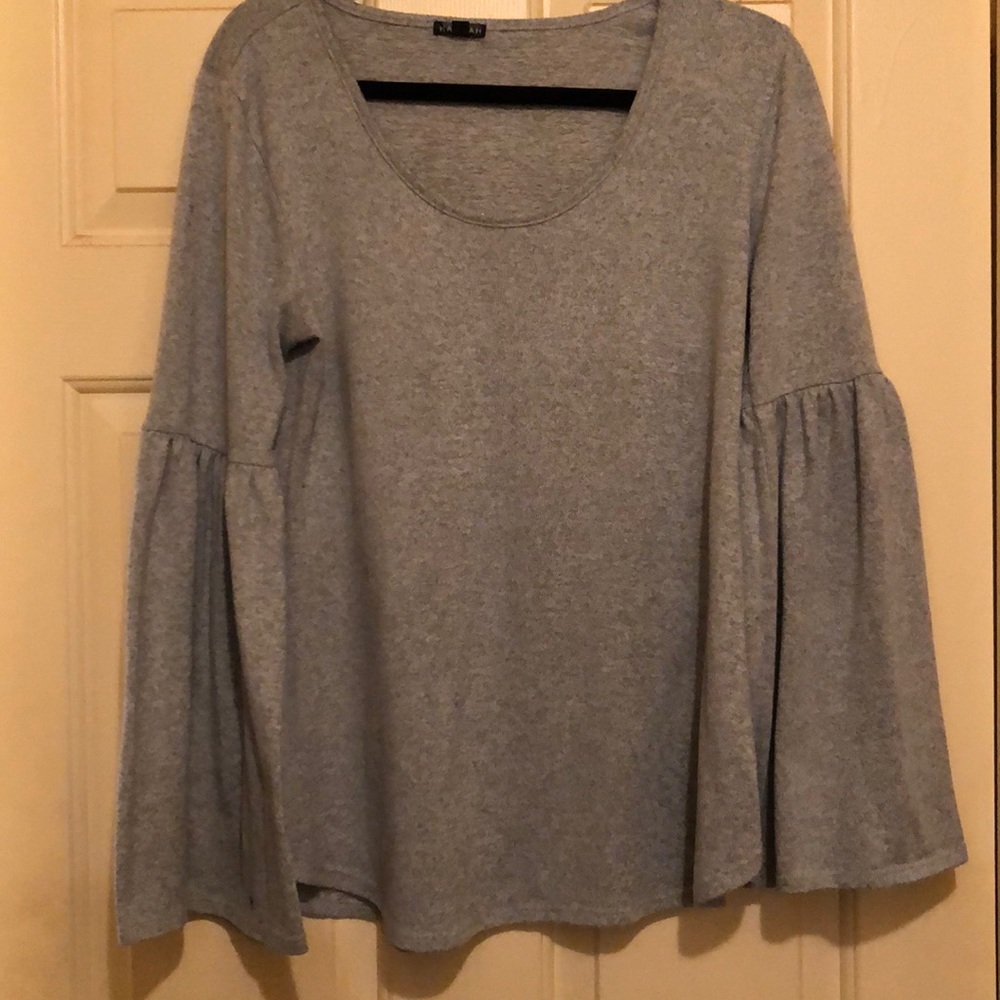 Hannah Round neck Belle Sleeves sweater